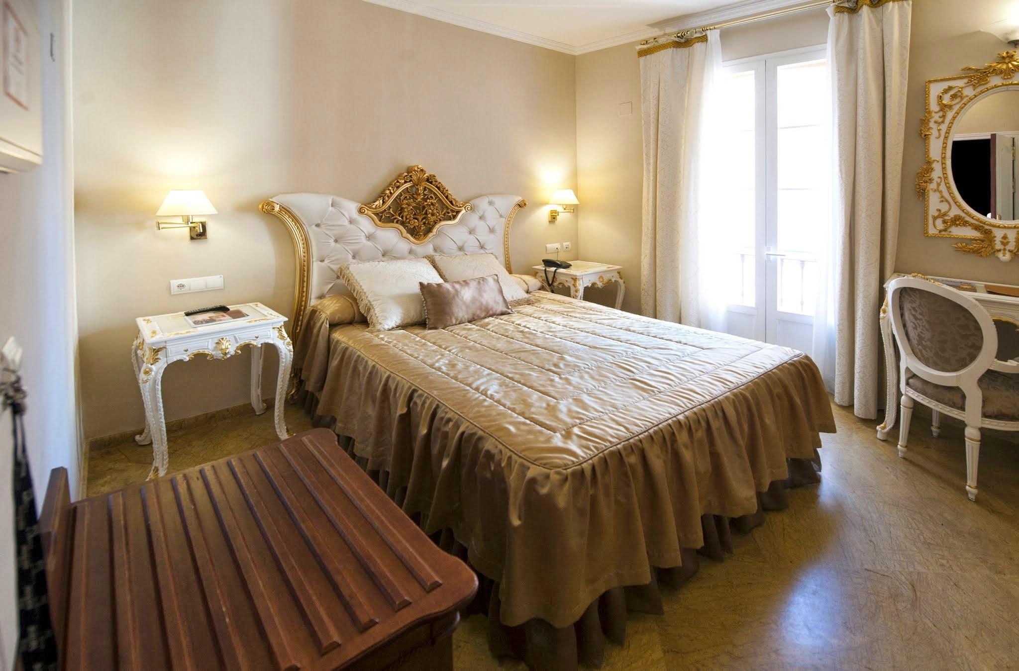 Hotel Adriano Boutique 3*