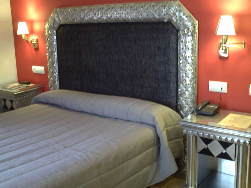 Adriano Boutique