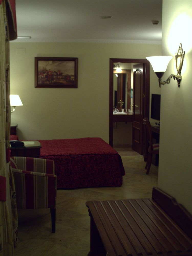 Adriano Boutique 3*