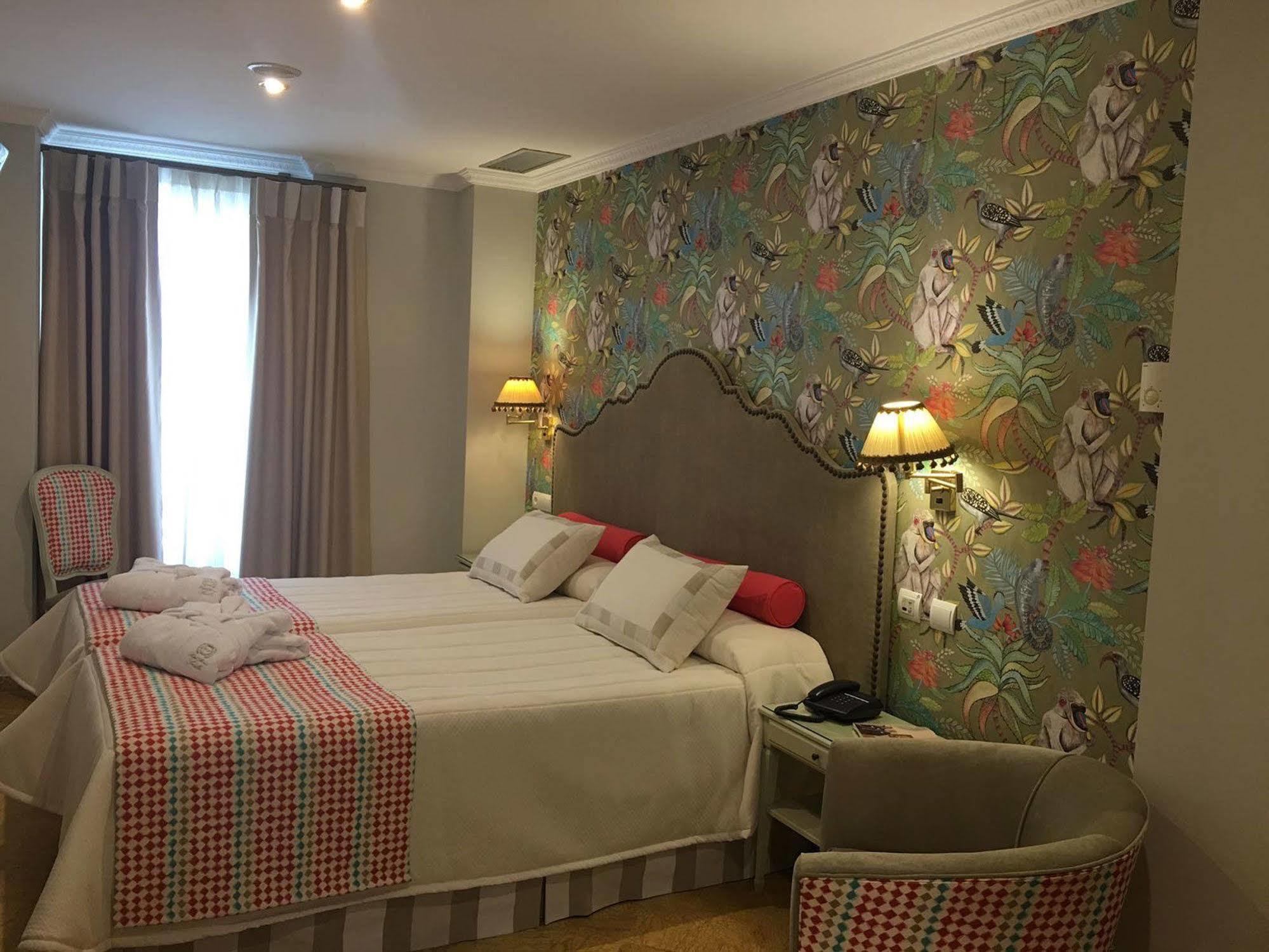 Adriano Boutique 3*